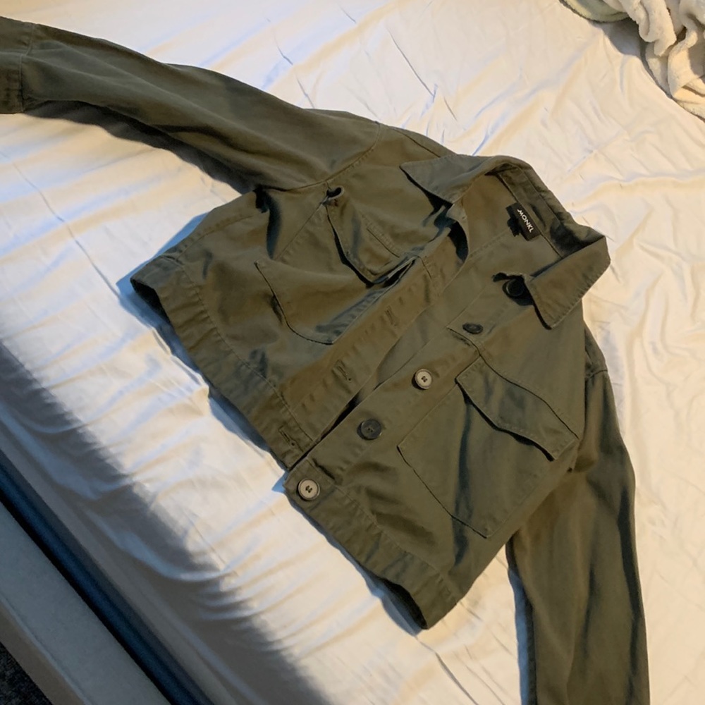 MONKI OLIVE GREEN CROPPED JACKET